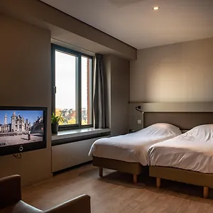 https://castelnou-aparthotel.hotelsghent.com